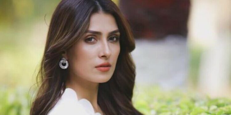 کیا عائزہ خان شوبز انڈسٹری چھوڑنے والی ہیں ؟