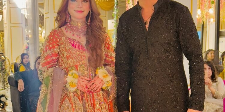 اداکار عمران عباس نے نیلم منیر کی شادی کے موقع پر کیا خصوصی اظہار